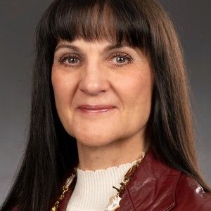 Meet your Posher, Bobbie